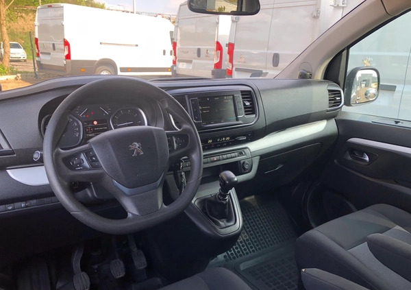 Peugeot Traveller cena 99900 przebieg: 174955, rok produkcji 2017 z Pionki małe 529